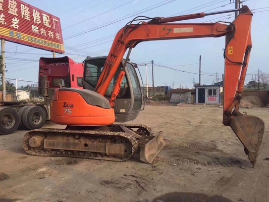 Escavatore usato Hitachi ZX75us con motore giapponese originale e in ottime condizioni