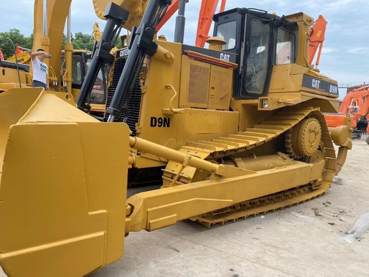 Bulldozer Caterpillar CAT D9N ad alta efficienza di funzionamento utilizzato in Giappone