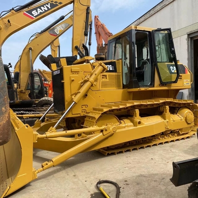 Bulldozer giallo usato Caterpillar D7G2 con altra capacità di secchio in promozione
