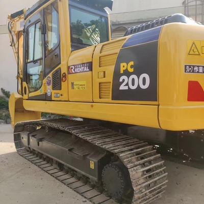 Escavatore idraulico KOMATSU PC200-8 in buone condizioni