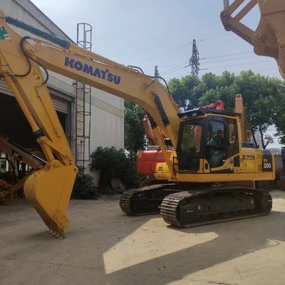 Escavatore idraulico KOMATSU PC200-8 in buone condizioni