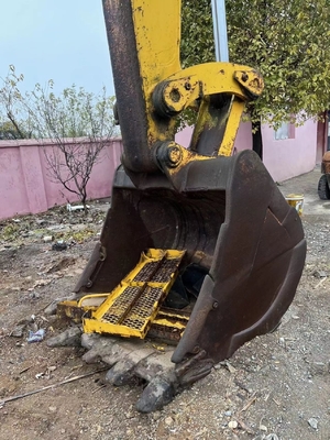 Escavatore KOMATSU PC600 di seconda mano in ottime condizioni con poche ore di lavoro