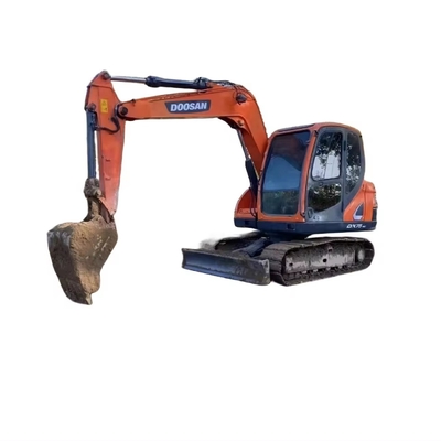 Doosan DX75 escavatore usato con vernice originale e elevata efficienza operativa in Giappone