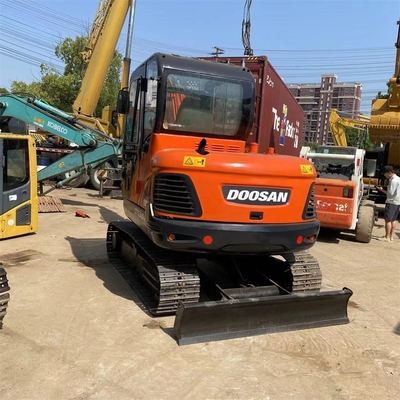 Prezzi accessibili Escavatore Doosan DX55 con vernice originale e peso operativo di 5,5 TON