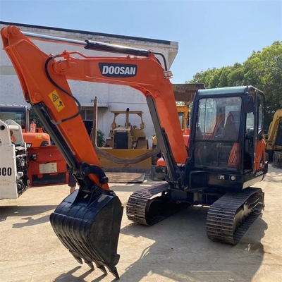 Prezzi accessibili Escavatore Doosan DX55 con vernice originale e peso operativo di 5,5 TON