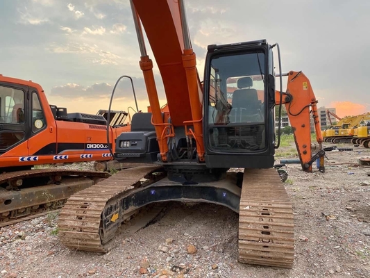 HITACHI ZX210 escavatore con condizioni di lavoro eccellenti e valvola idraulica HITACHI