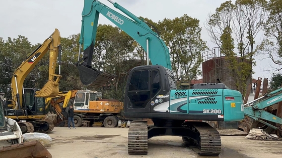 Escavatore KOBELCO SK200 usato con capacità di secchio di 1,1 m3 e peso di 20000 kg a Shanghai