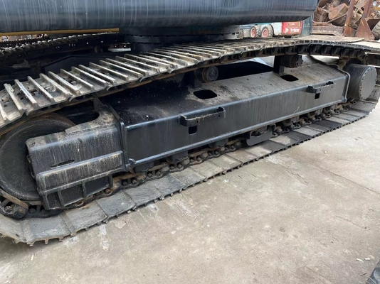 Escavatore KOBELCO SK200 usato con capacità di secchio di 1,1 m3 e peso di 20000 kg a Shanghai