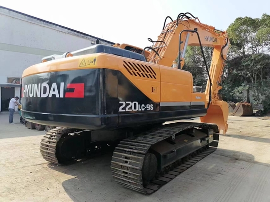 Hyundai 220LC-9S Crawler Excavator e buone condizioni per i vostri progetti in magazzino