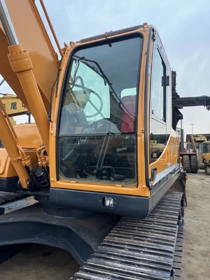 Hyundai 220LC-9S Crawler Excavator e buone condizioni per i vostri progetti in magazzino