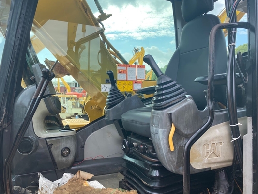 Excavator Caterpillar usato in ottime condizioni CAT 318D con scarse ore di lavoro 0-2000