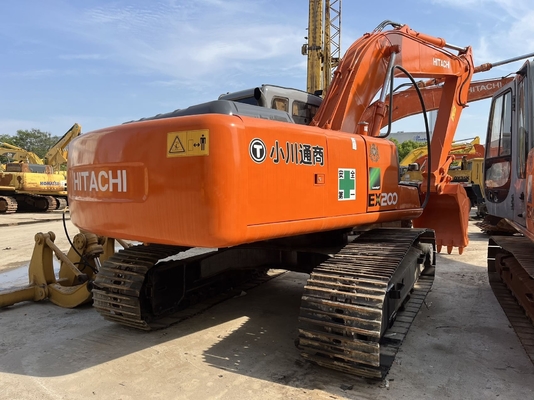 Escavatore usato Hitachi EX200-3 in buone condizioni di lavoro a prezzi accessibili con colore rosso