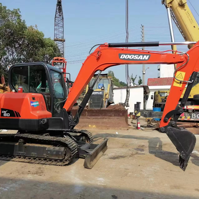 Altri componenti idraulici Doosan Escavatore DX60 di seconda mano per progetti paesaggistici