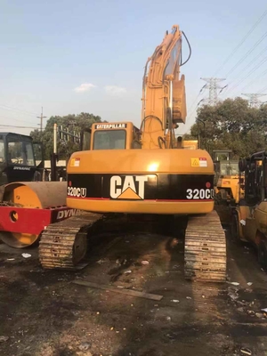 Escavatori usati Caterpillar 320CU con una capacità di 0,8 m3 e un orario di lavoro ridotto