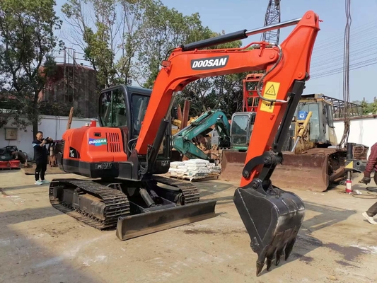 Vantaggi utilizzati DX60-9C Crawler Excavator in buone condizioni a Shanghai