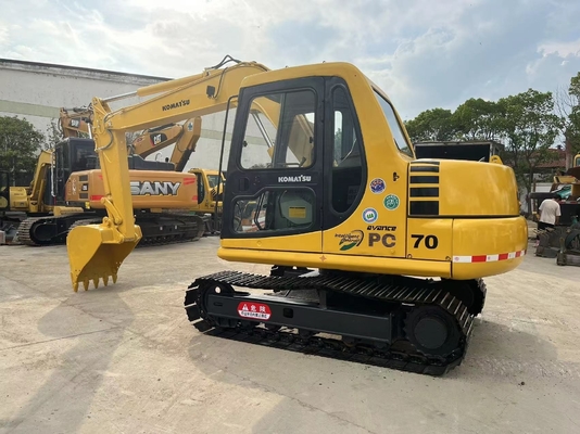 Escavatore Komatsu PC70 di seconda mano in ottime condizioni con una capacità di 0.38m3