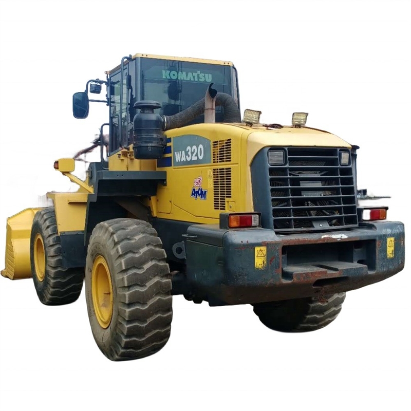 Komatsu WA320-5 caricatore frontale usato con scarse ore di lavoro 0-2000 in ottime condizioni