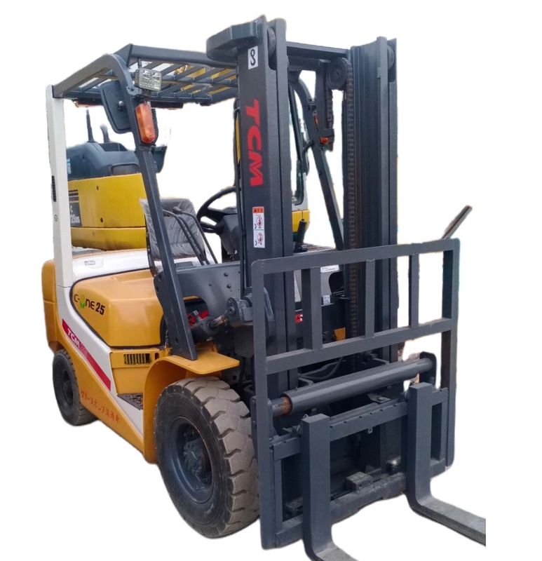 Giappone Originale TCM FD25 2Ton carrello elevatore con 96KW EPA Motore e sistema idraulico