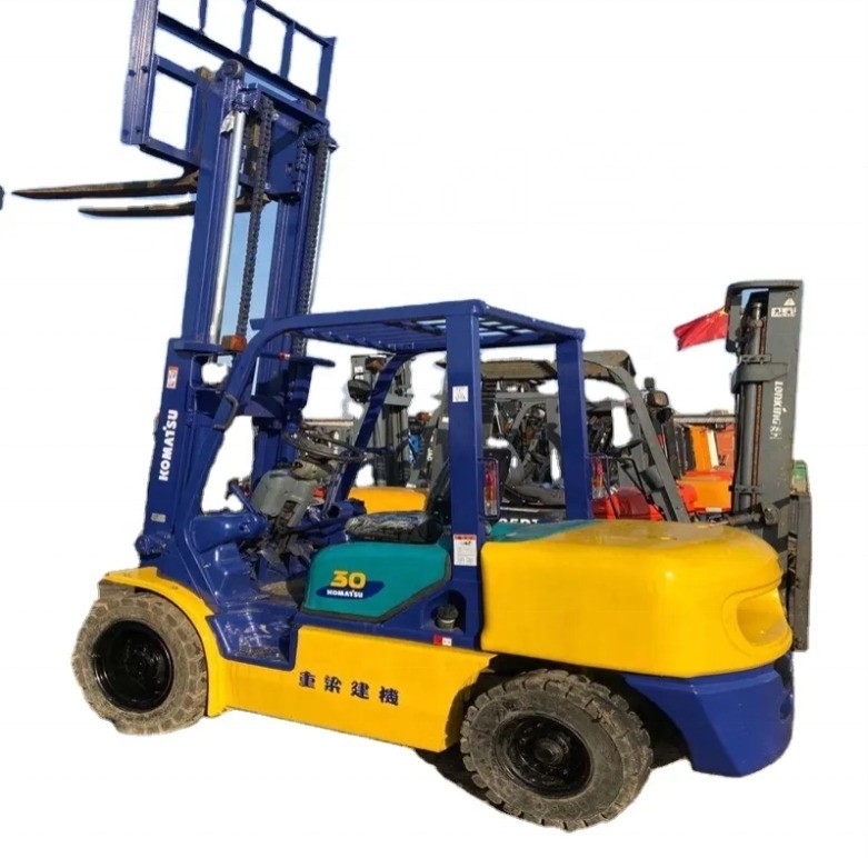 2023 Motore diesel giapponese camion elevatore Komatsu FD30-14 3TON in buone condizioni