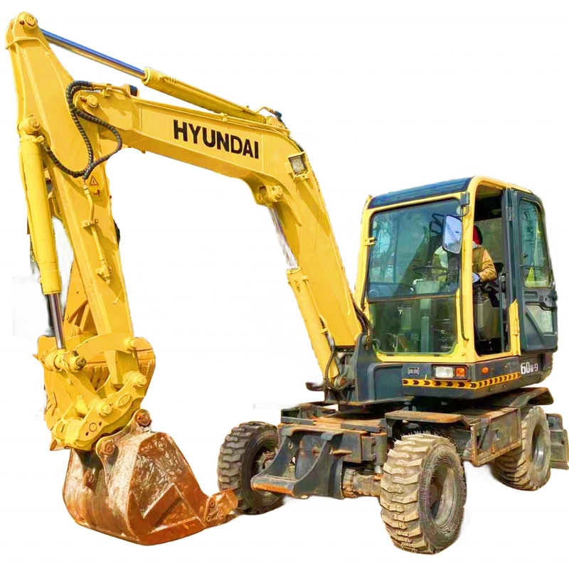 Digger Hyundai 60W-9 usato con vernice originale e sistema idraulico completo in buone condizioni