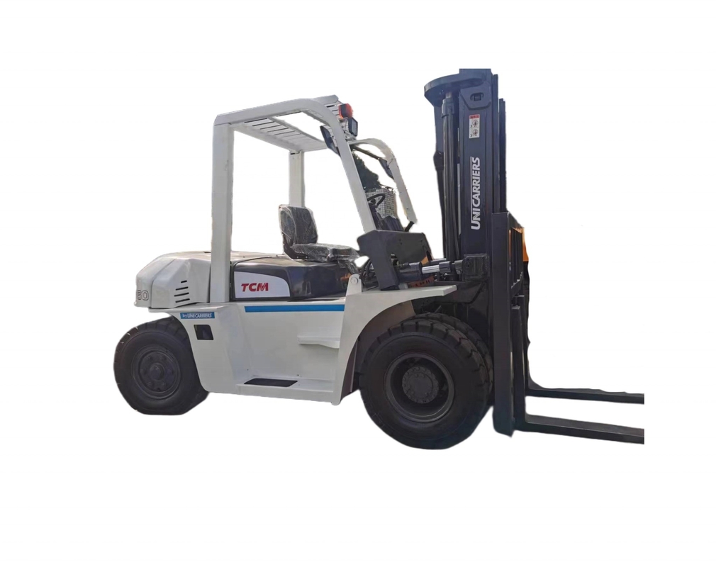 Giappone utilizzato TCM 6 Ton Diesel carrello elevatore per la costruzione colore originale Peso 6000 Kg