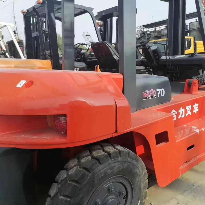 Utilizzato HELI CPCD70 7 tonnellate di motore a forchetta diesel con cambio laterale